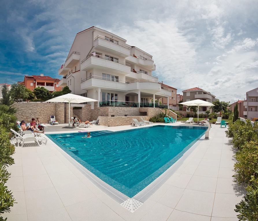 House Novalia Hotel Novalja Buitenkant foto