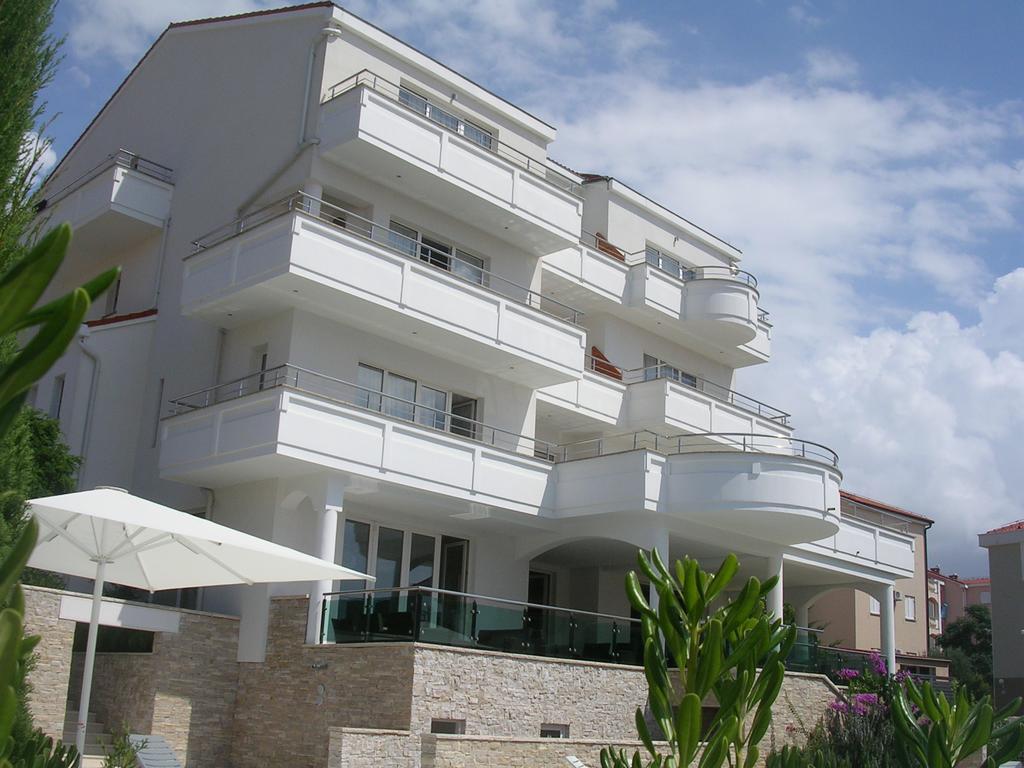 House Novalia Hotel Novalja Buitenkant foto