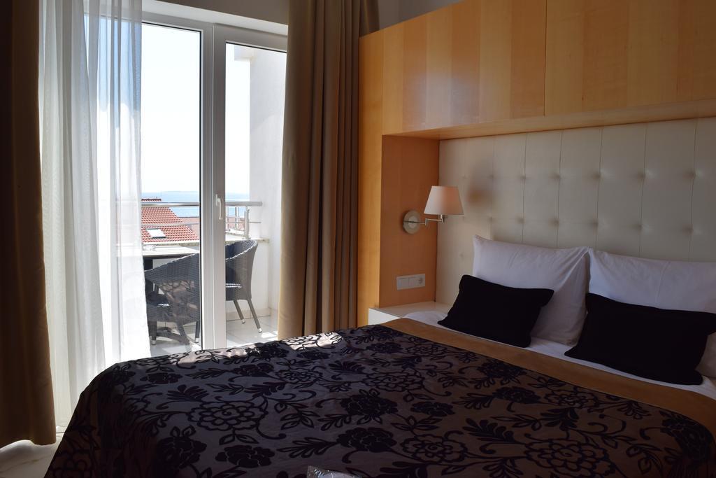 House Novalia Hotel Novalja Buitenkant foto