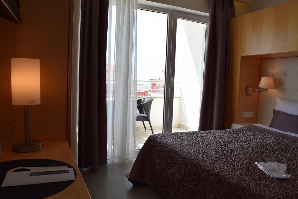 House Novalia Hotel Novalja Buitenkant foto